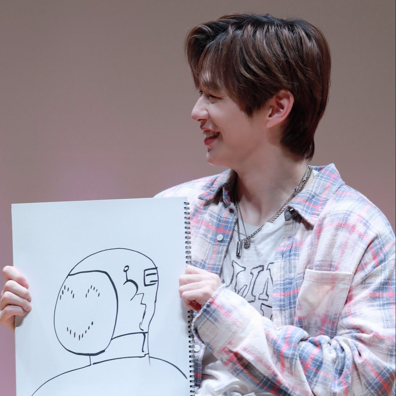 Behind-the-scenes cut of Kang Daniel