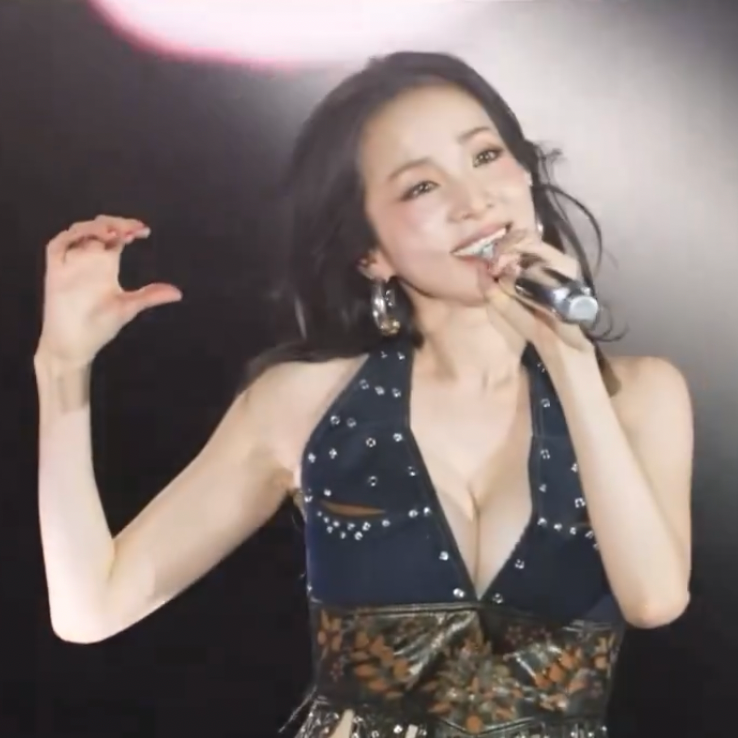 산다라박 (2NE1)의 비하인드 컷