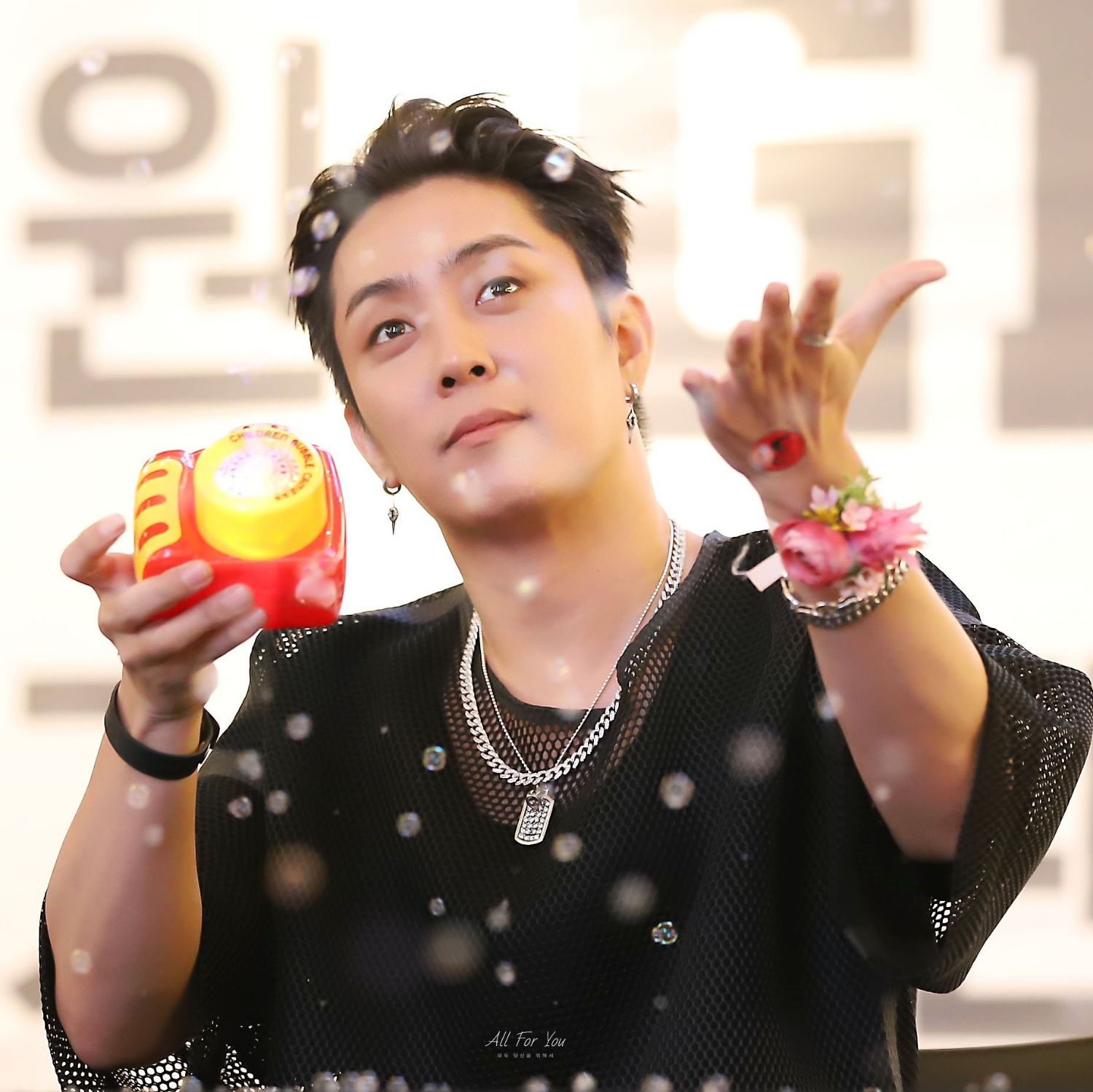 Behind-the-scenes cut of Eun Jiwon (SECHSKIES)