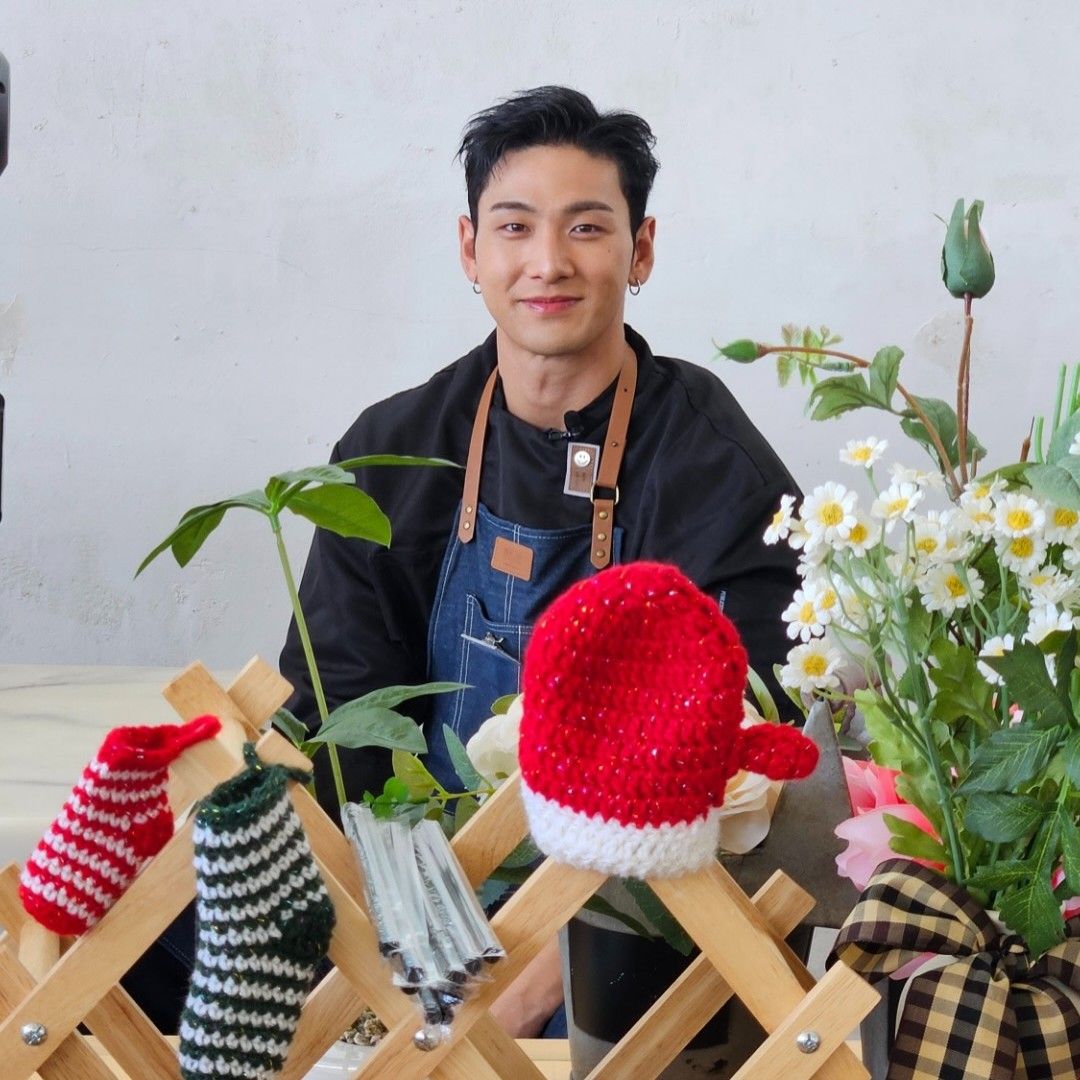 Momen yang diabadikan oleh penggemar Baekho