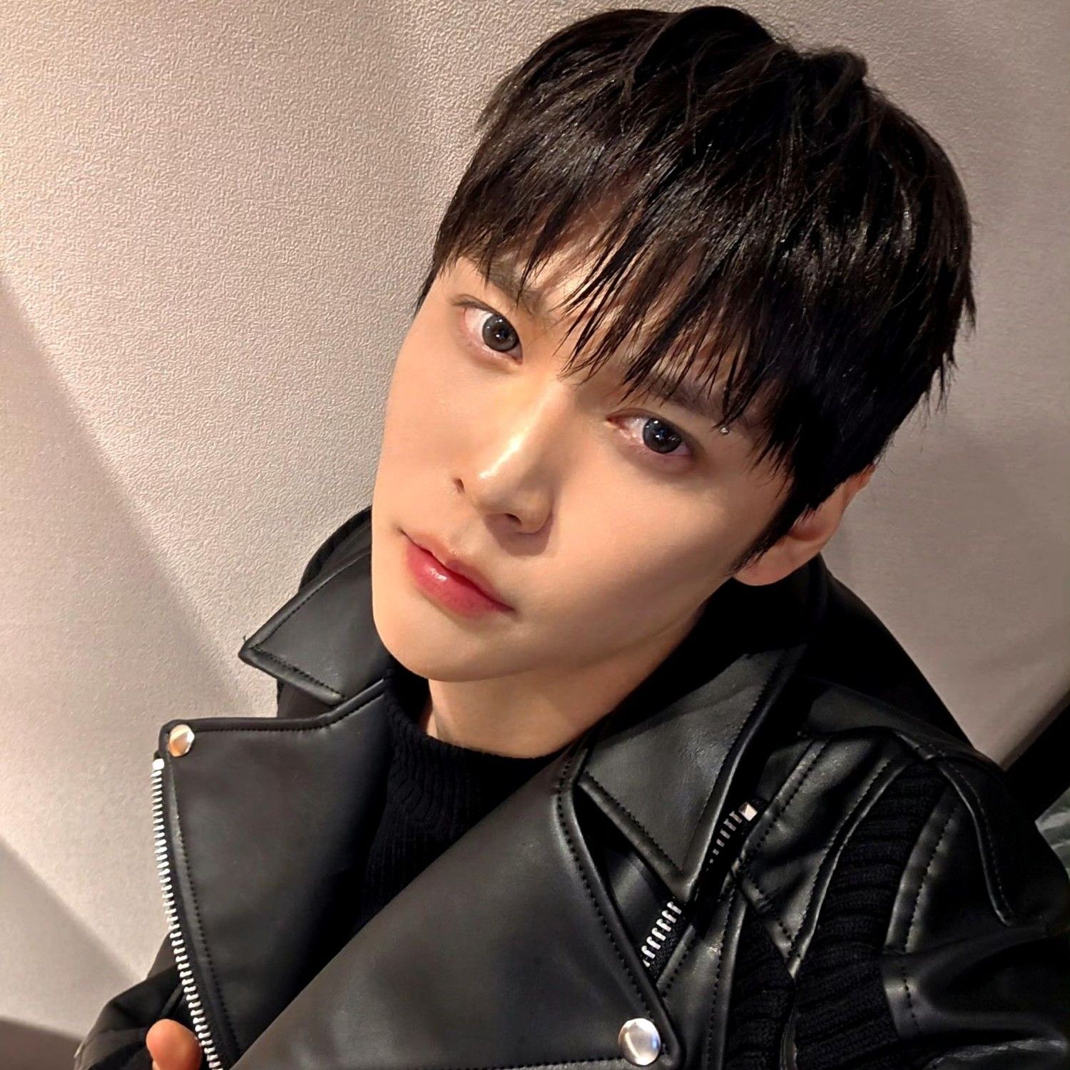 Recent activity shot of Eunseok (RIIZE)