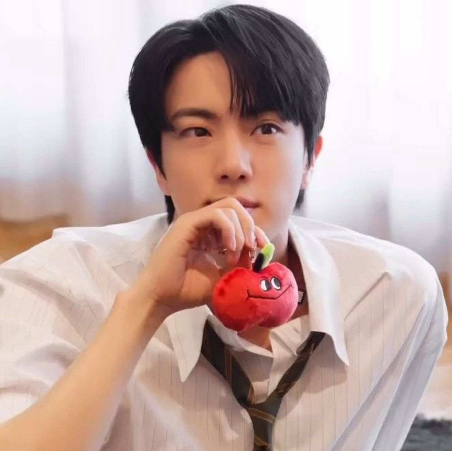 Potret di balik layar Jin (BTS)