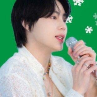 A moment captured by Ha Sungwoon's fan
