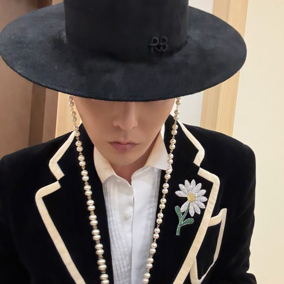 Behind-the-scenes cut of G-DRAGON (BIGBANG)