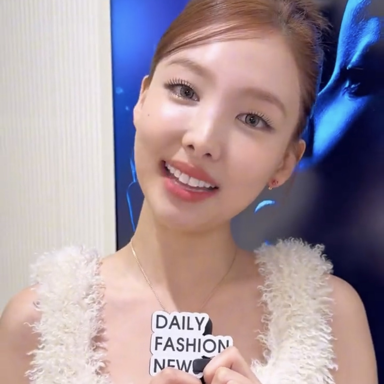 A moment captured by Nayeon (TWICE)'s fan