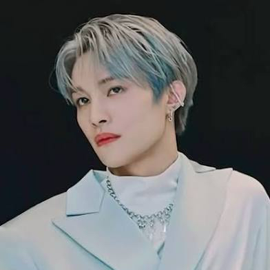 Latest photo of YANGYANG (WayV)