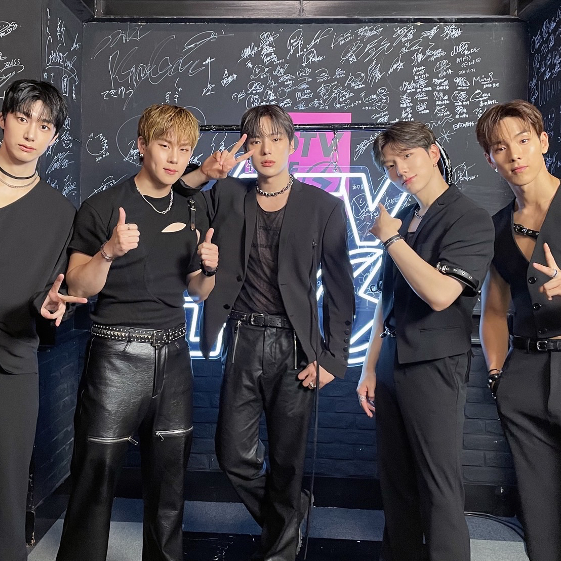 Behind-the-scenes cut of Hyungwon (MONSTA X)