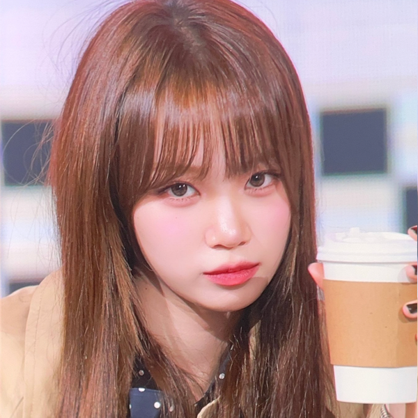 Popular profile image of Kim Chaewon (LE SSERAFIM) selected by votes