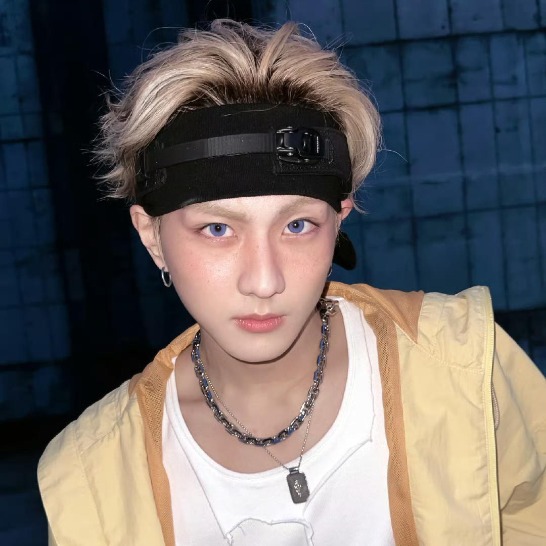 Latest photo of Jungwon (ENHYPEN)