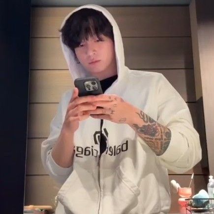 Foto terbaru Jungkook (BTS)