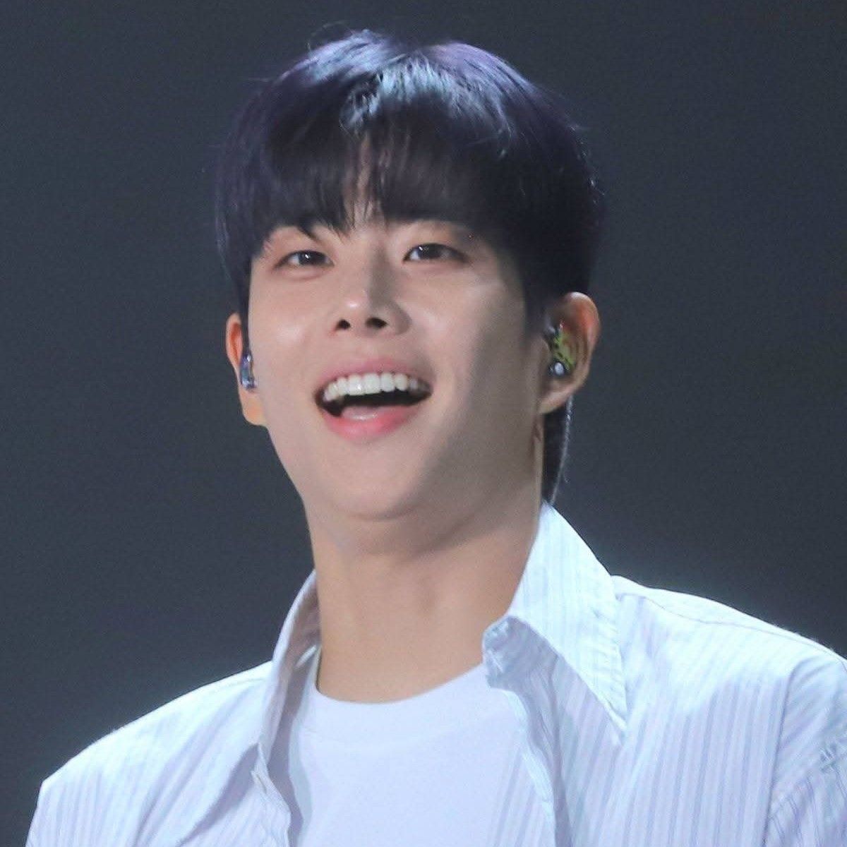 아스트로 최근 활동샷