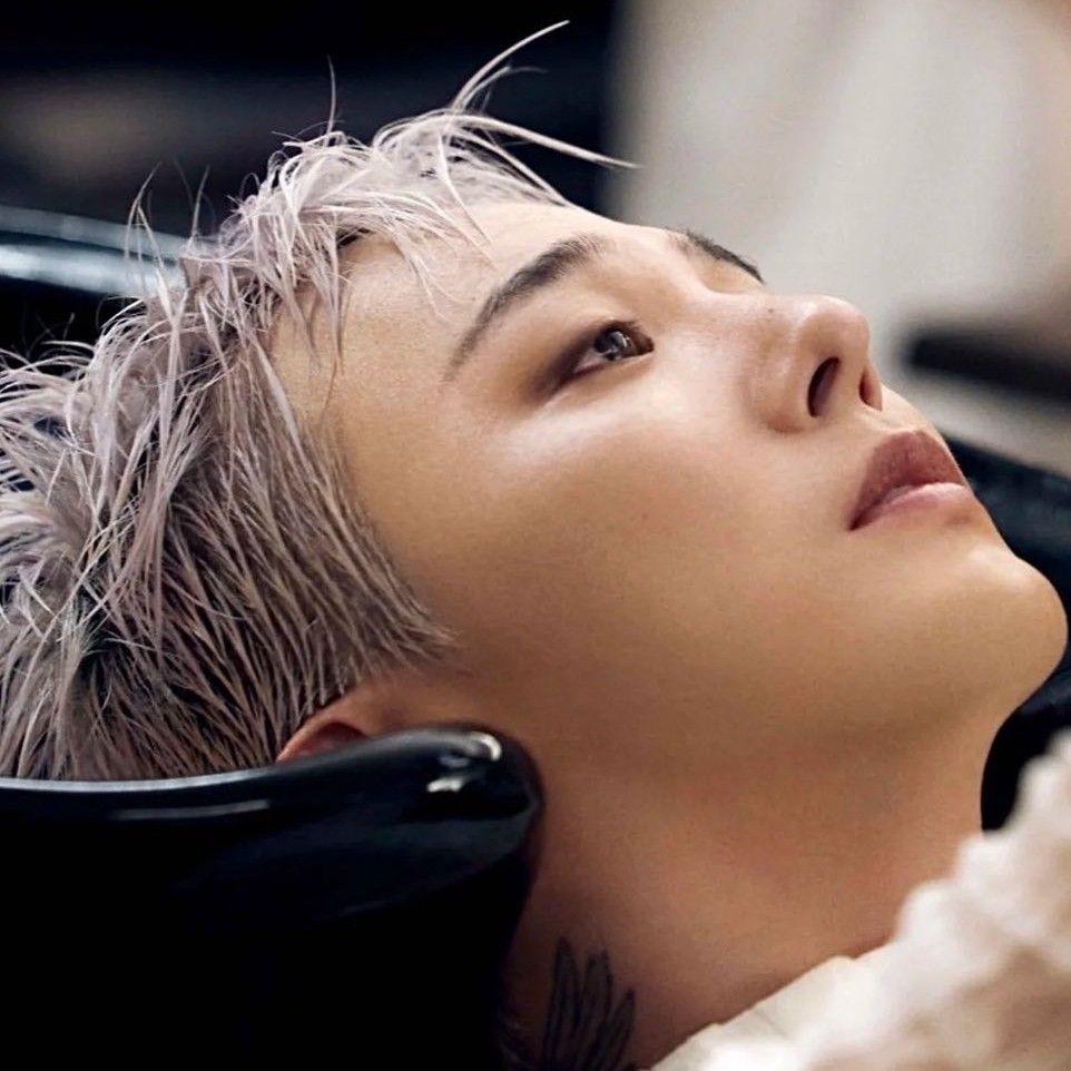 Recent activity shot of G-DRAGON (BIGBANG)