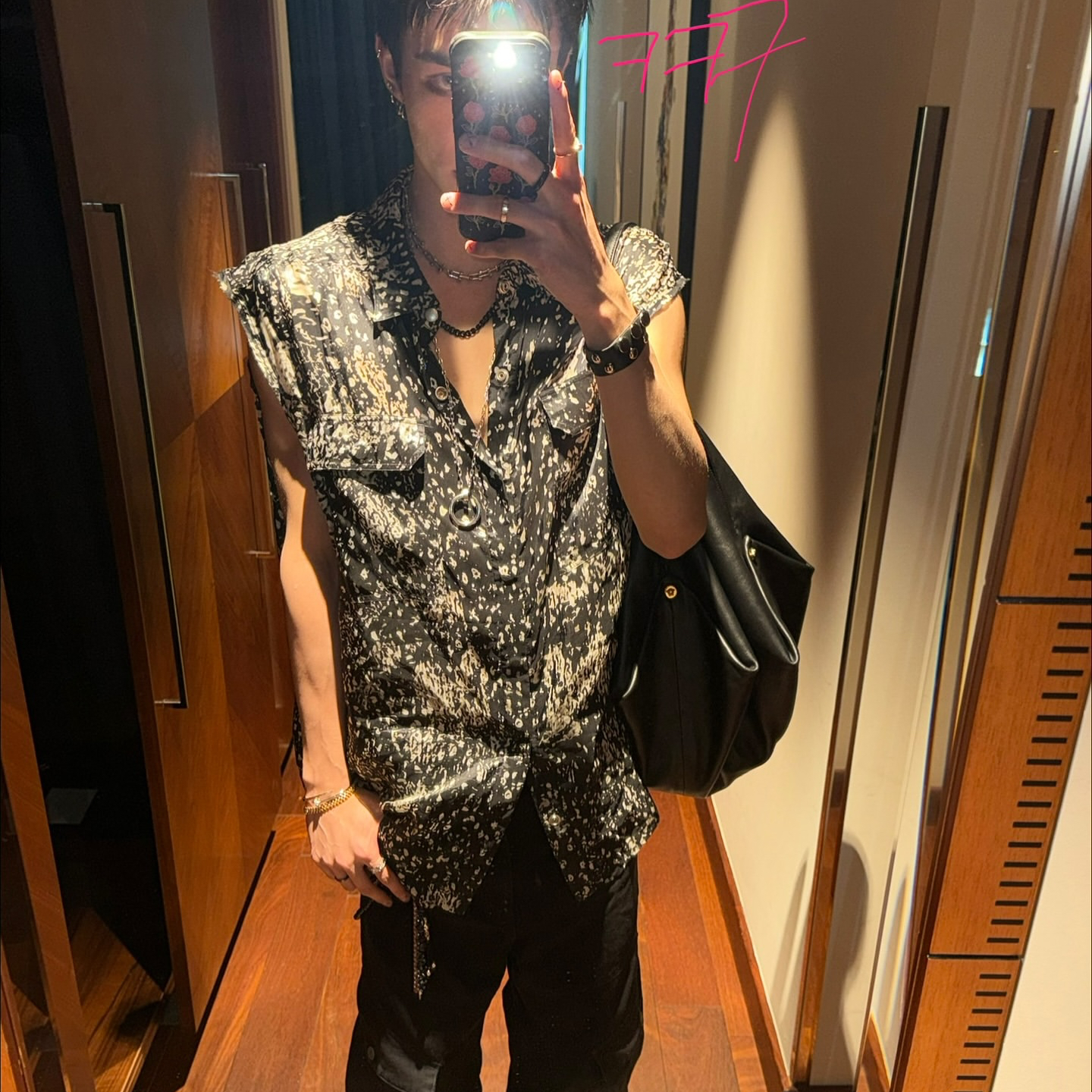 A moment captured by Hyunjin (Stray Kids)'s fan