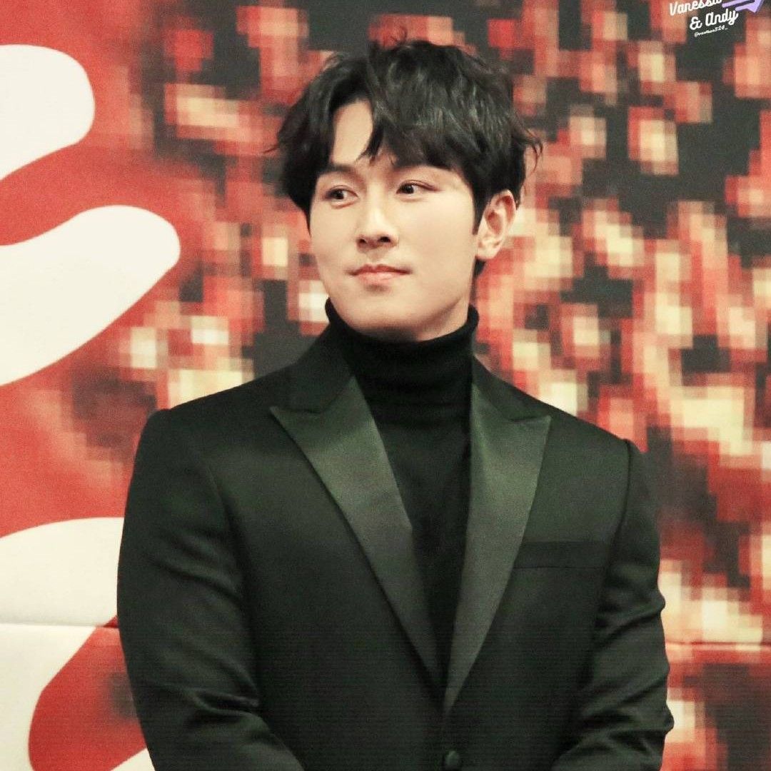 A moment captured by Kim Dongwan (SHINHWA)'s fan