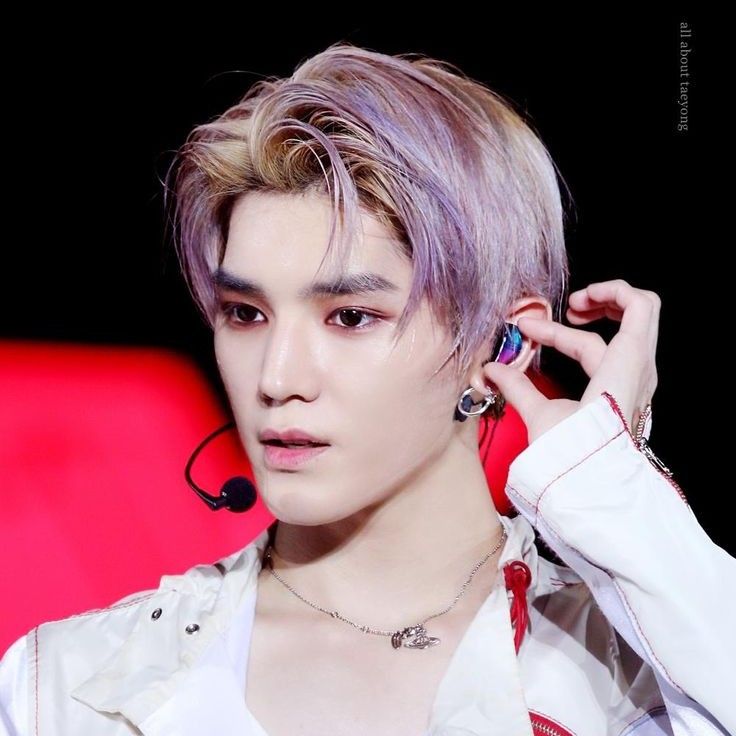 태용 (NCT 127)의 최신 사진