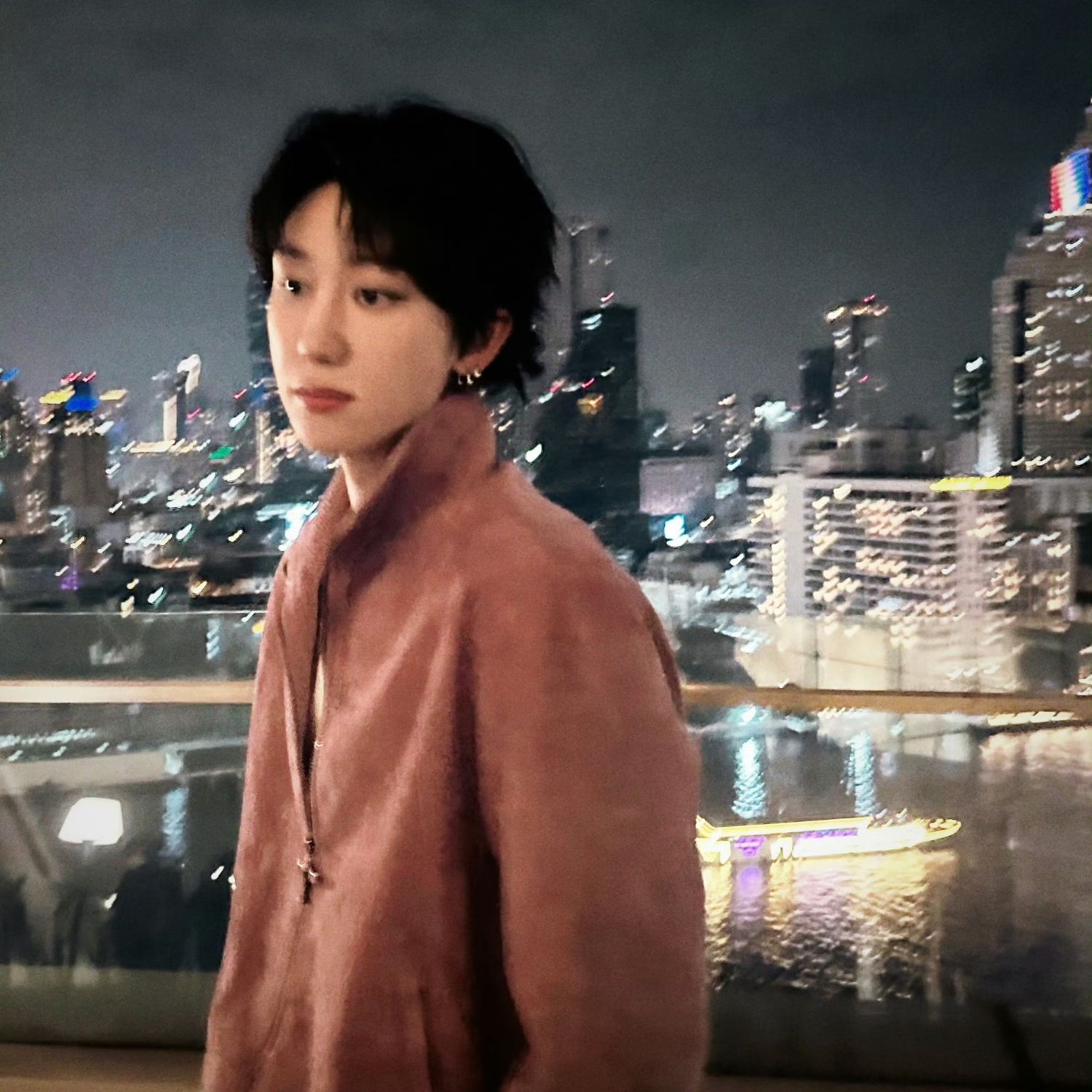 Behind-the-scenes cut of The 8 (SEVENTEEN)
