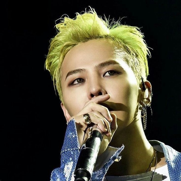 Recent activity shot of G-DRAGON (BIGBANG)
