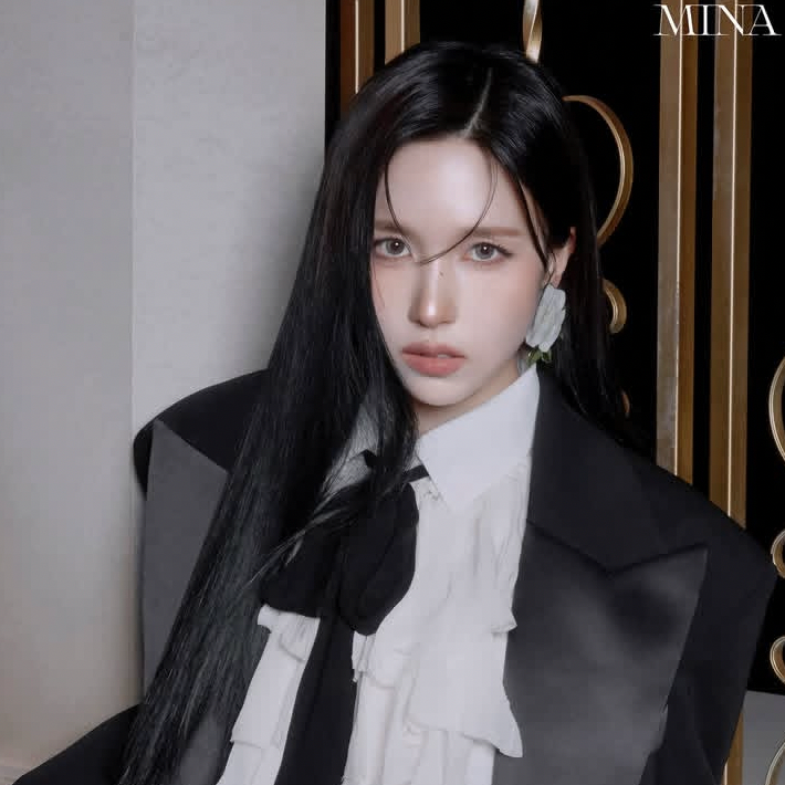 Momen yang diabadikan oleh penggemar Mina (TWICE)