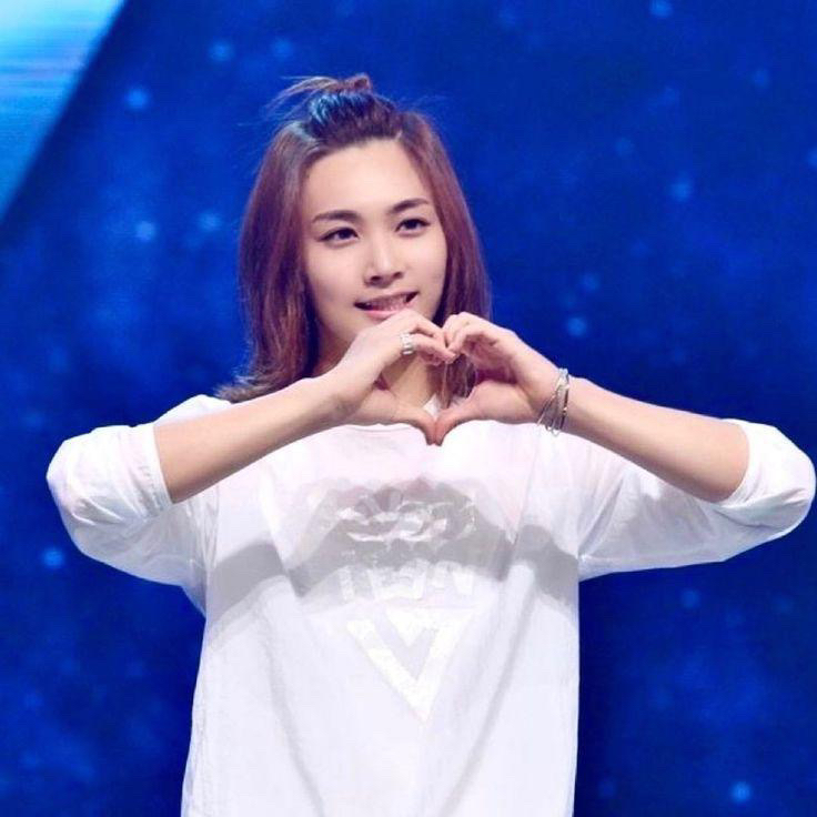 A moment captured by Jeonghan (SEVENTEEN)'s fan