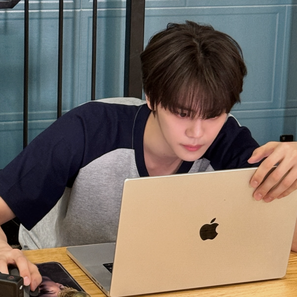 Recent activity shot of Kim Gyuvin (ZEROBASEONE)