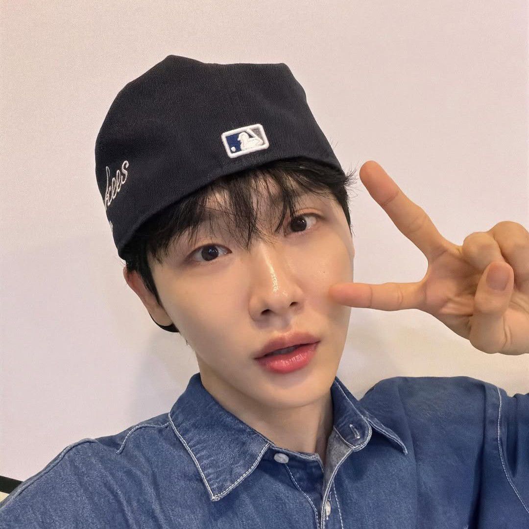 A moment captured by Jeon Woong (AB6IX)'s fan