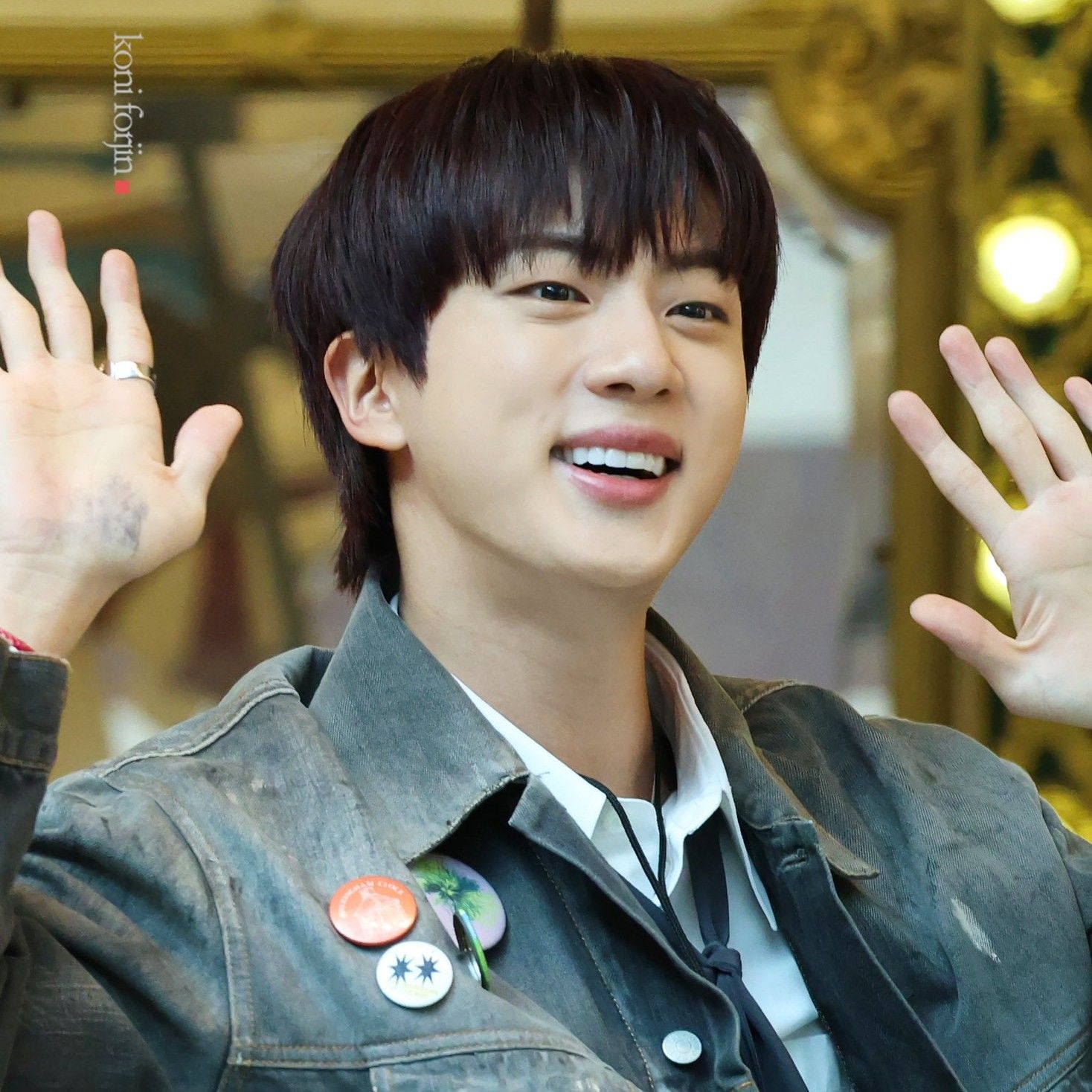 Jin (防弹少年团)的最新活动照片