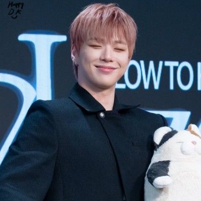 Behind-the-scenes cut of Kang Daniel