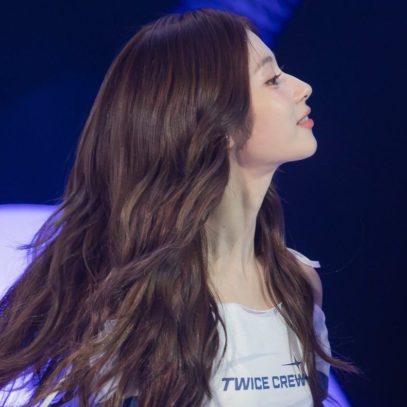 Sana (TWICE)的最新照片