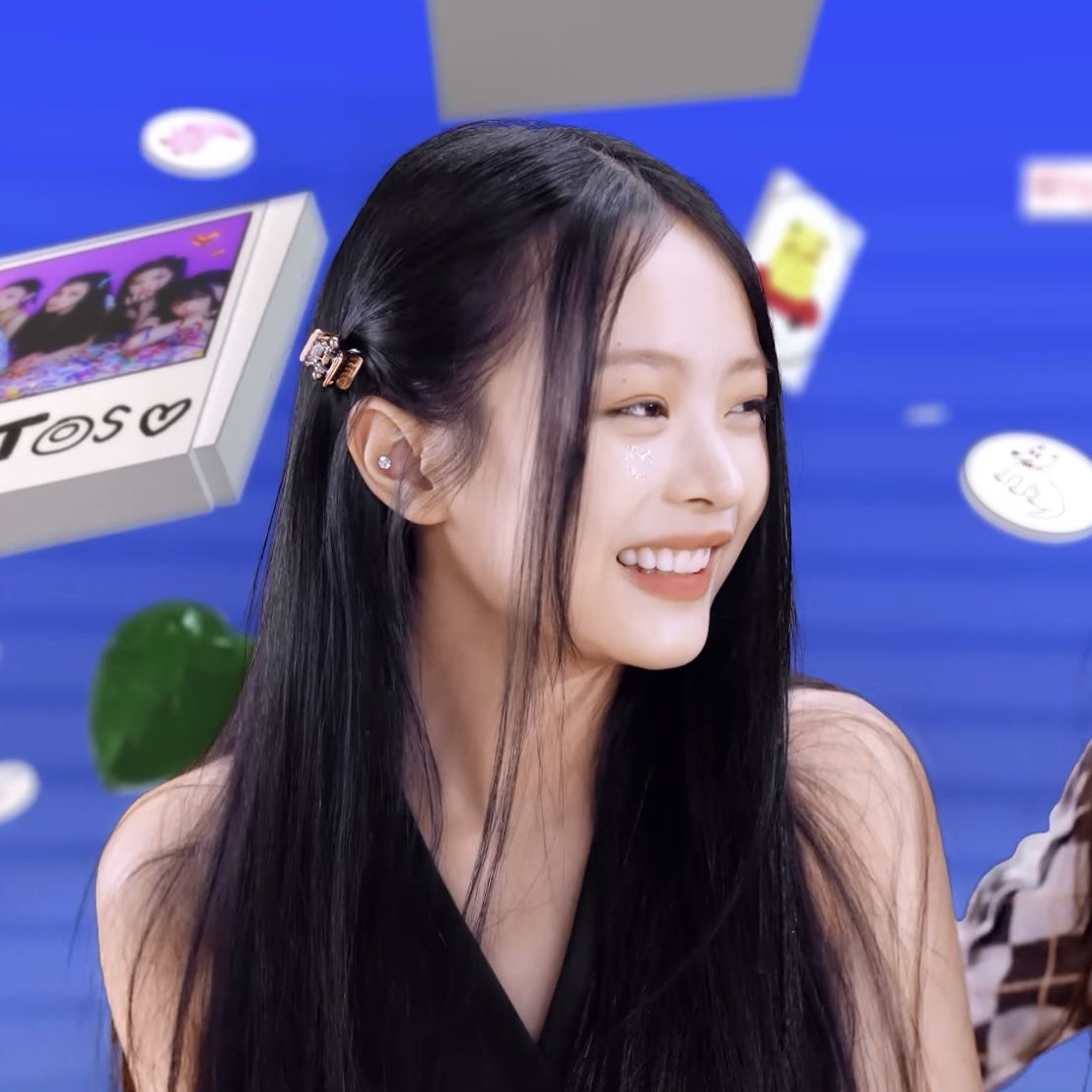 Latest photo of HANNI (NewJeans)