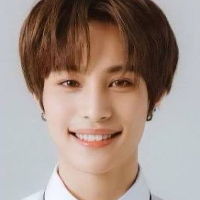 Latest photo of YANGYANG (WayV)