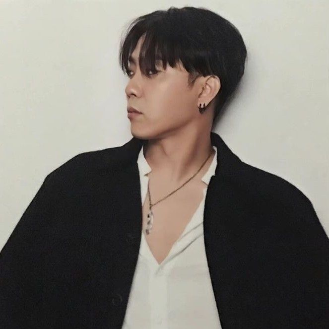 Latest photo of Eun Jiwon (SECHSKIES)