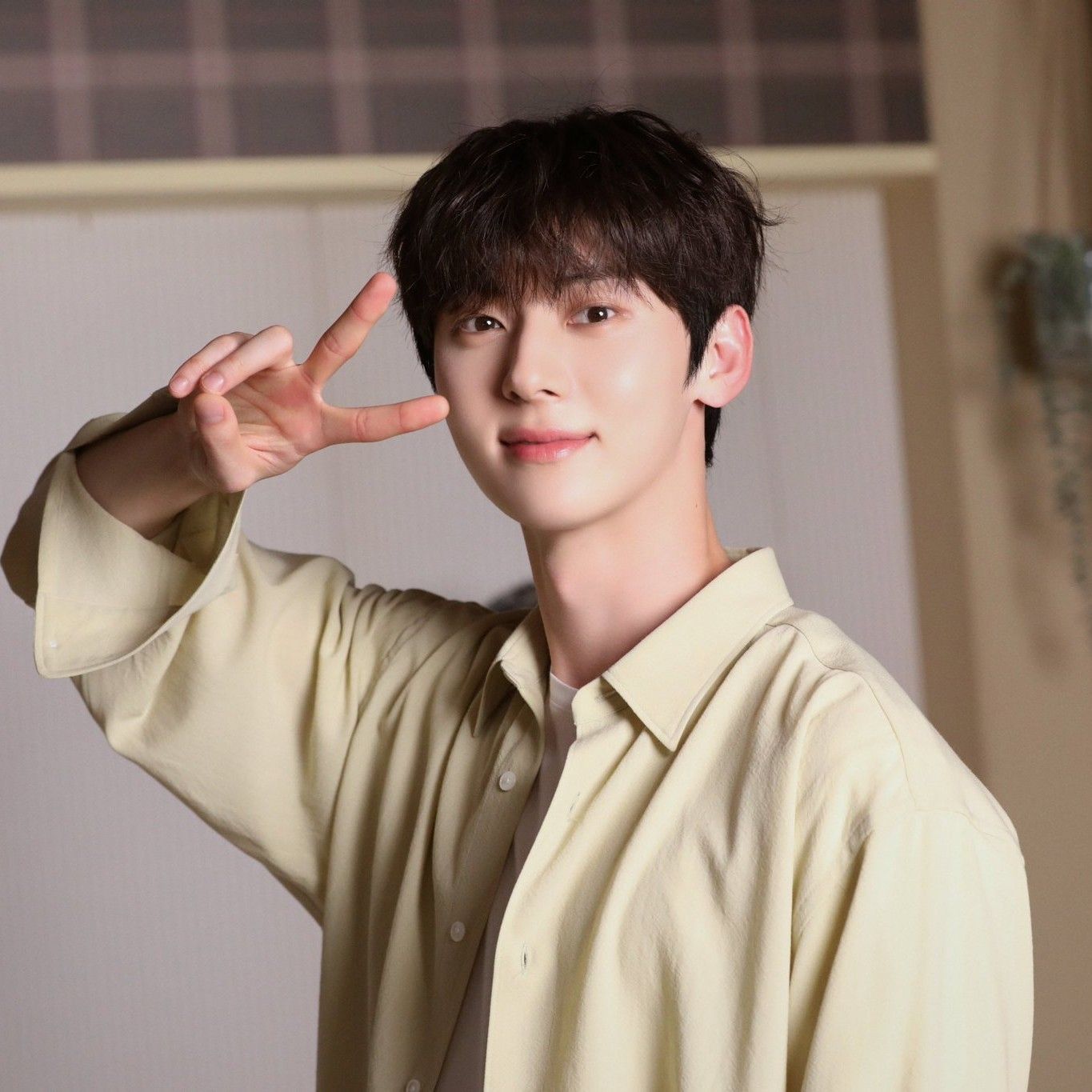 Behind-the-scenes cut of Hwang Minhyun