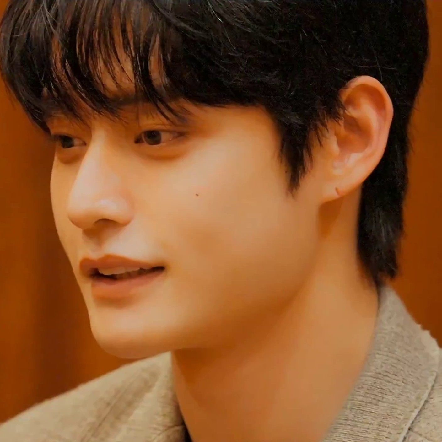 Behind-the-scenes cut of Kim Jiwoong (ZEROBASEONE)