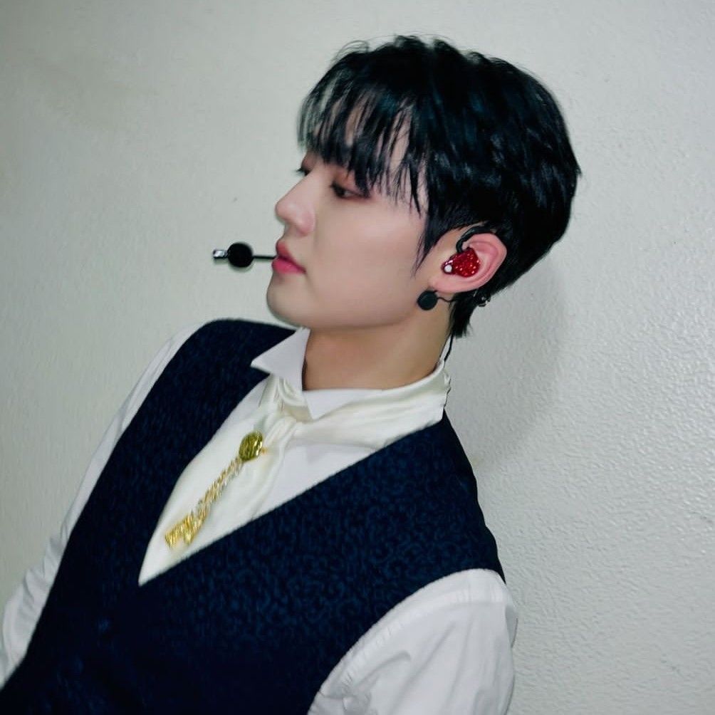 Behind-the-scenes cut of Chan (A.C.E)
