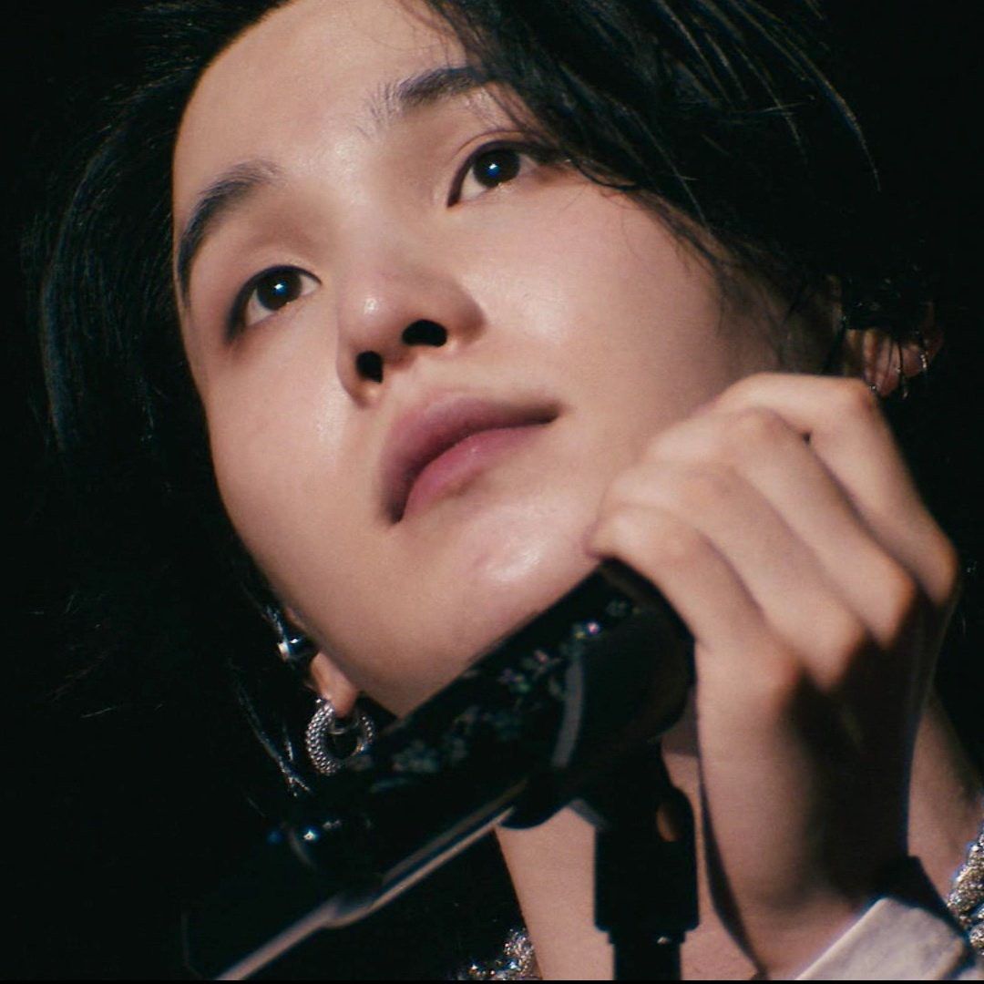 Foto terbaru SUGA (BTS)