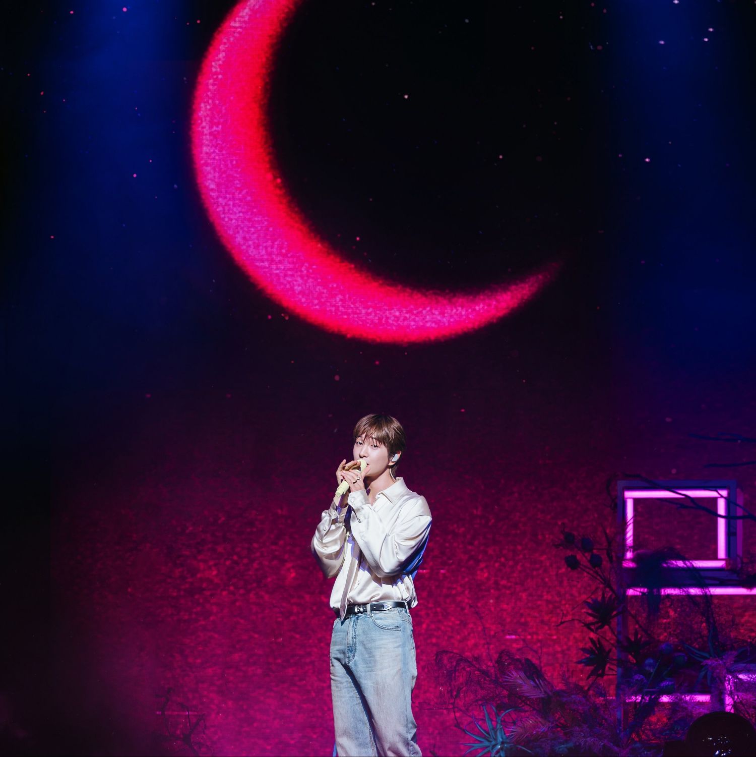 Latest photo of Onew (SHINee)