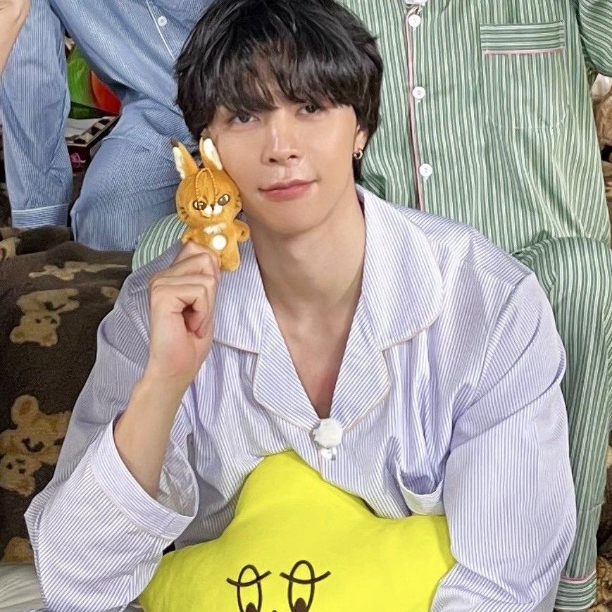 Recent activity shot of Johnny (NCT 127)