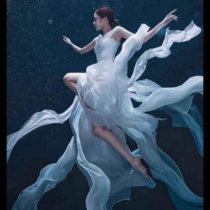 Behind-the-scenes cut of TWICE