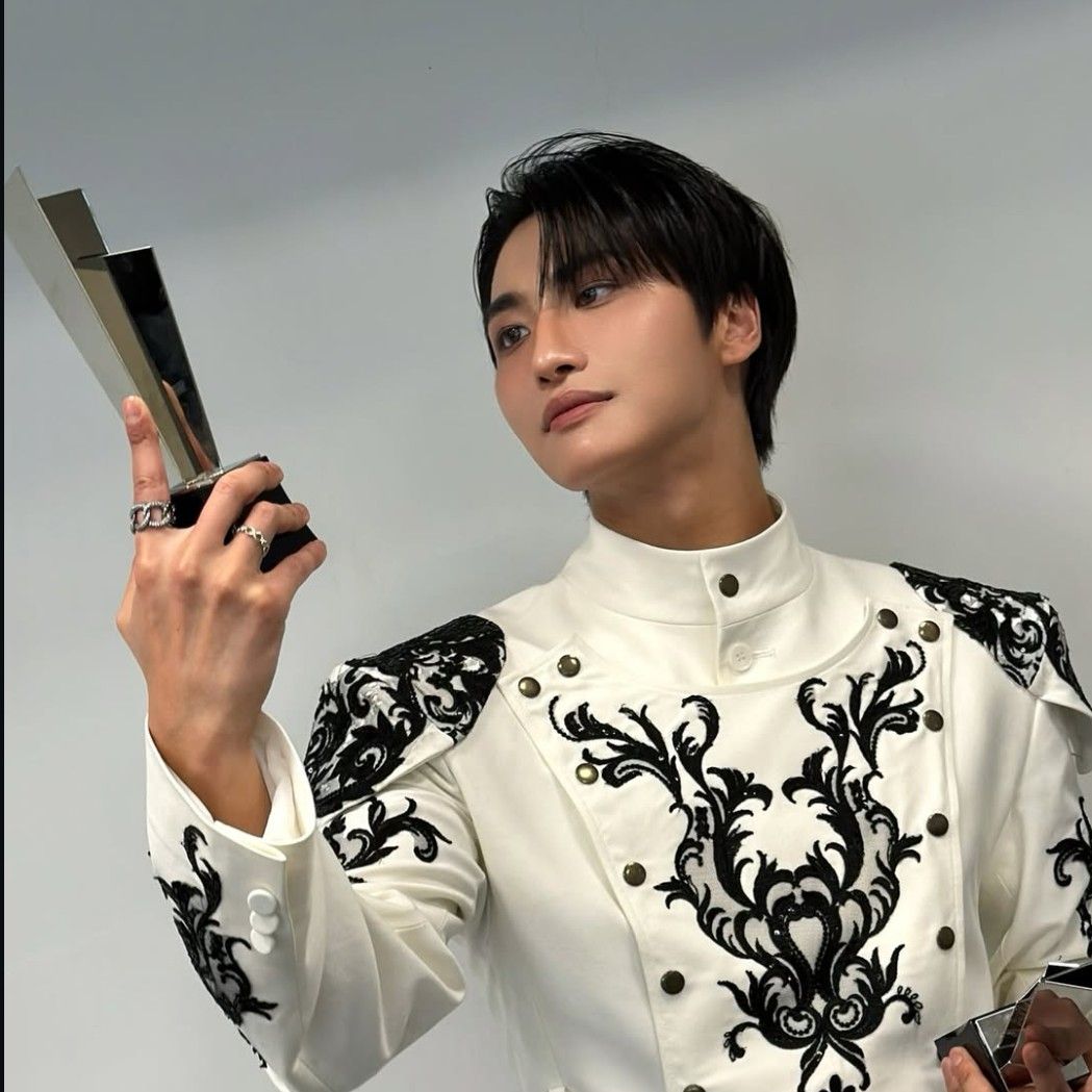 Behind-the-scenes cut of Seonghwa (ATEEZ)