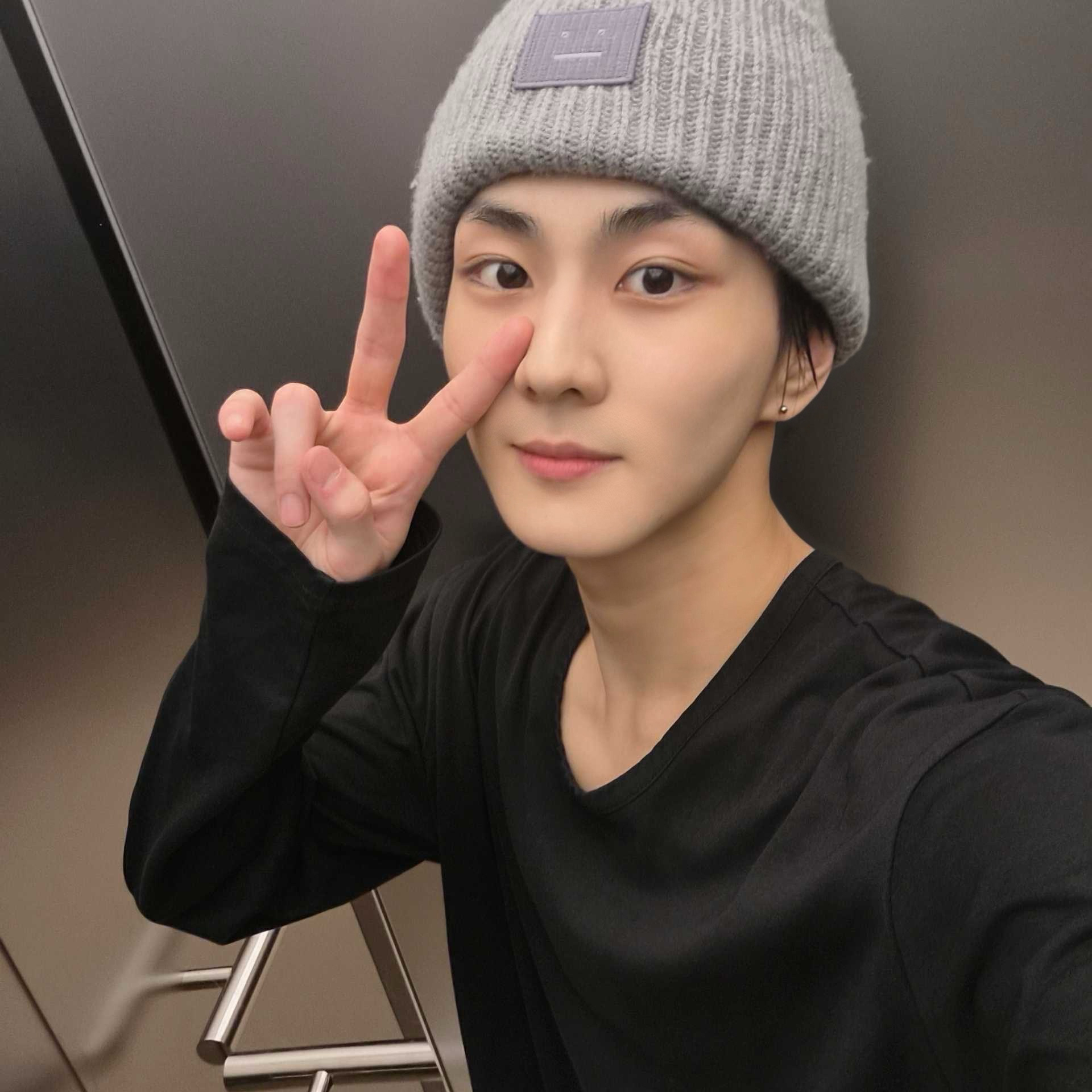 Latest photo of Jungwon (ENHYPEN)