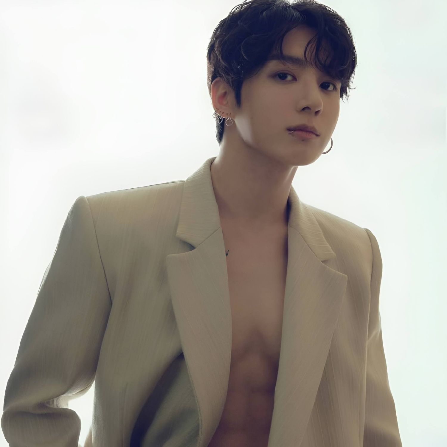 Foto aktivitas terbaru Jungkook (BTS)