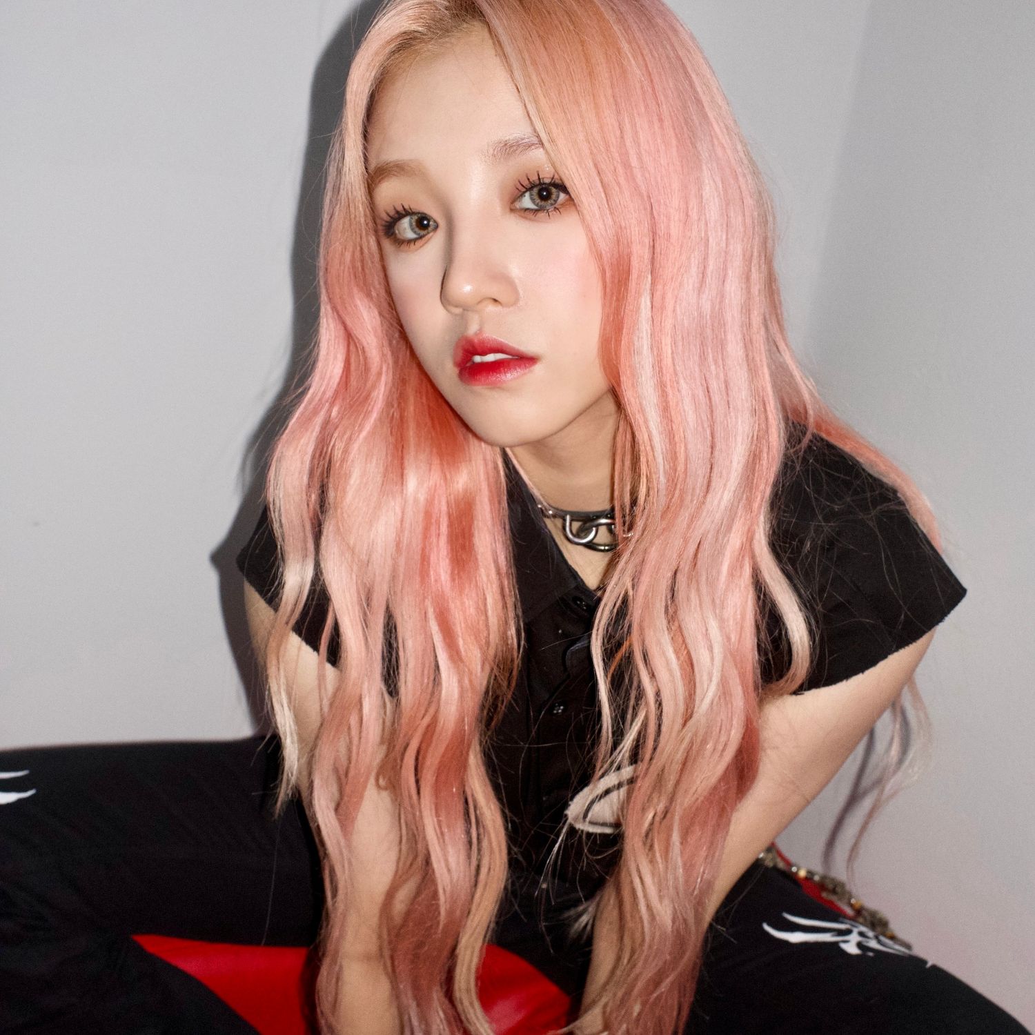 Behind-the-scenes cut of Yuqi ((G)I-DLE)