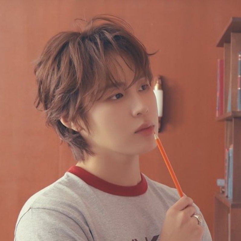 A moment captured by Ha Sungwoon's fan