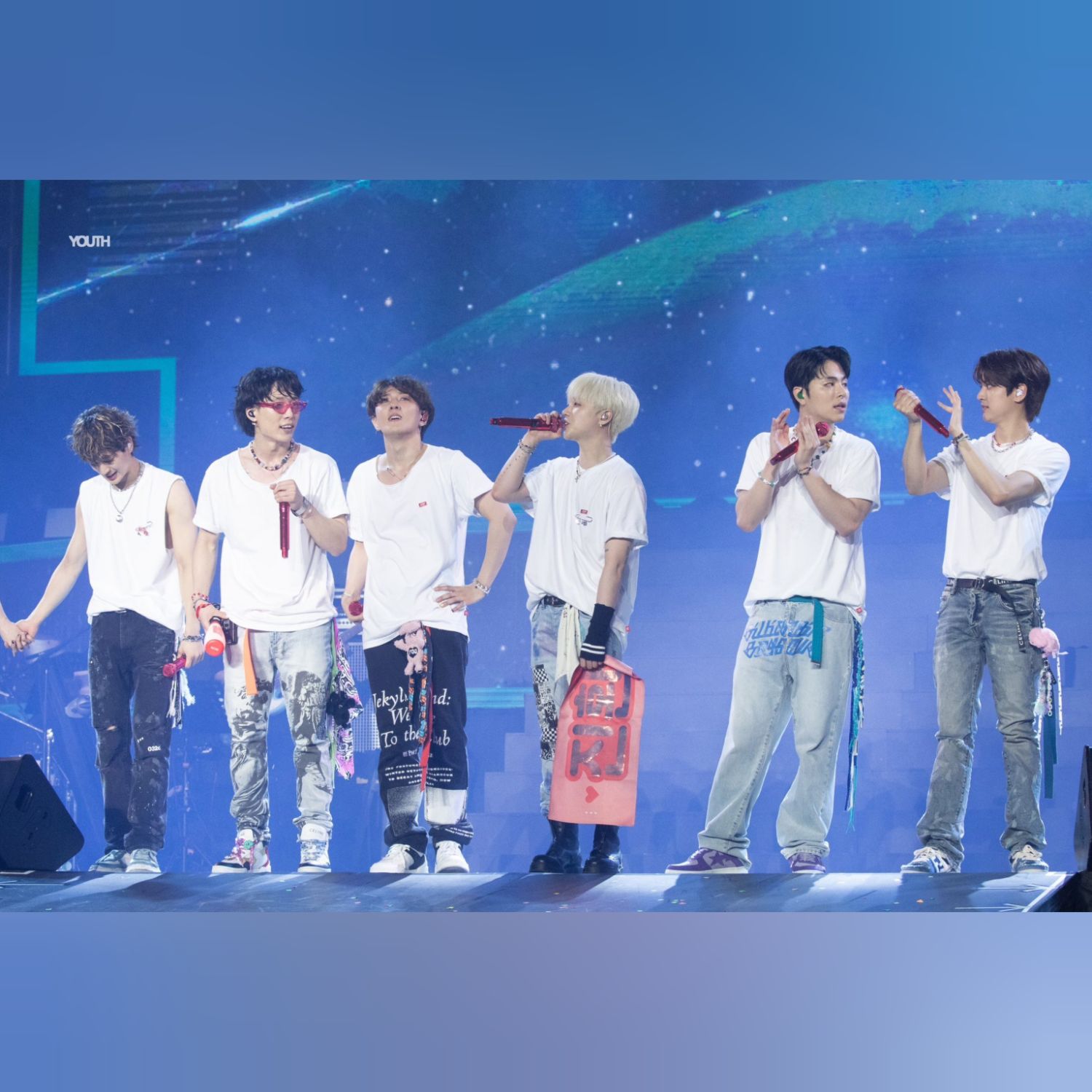 Latest photo of iKON