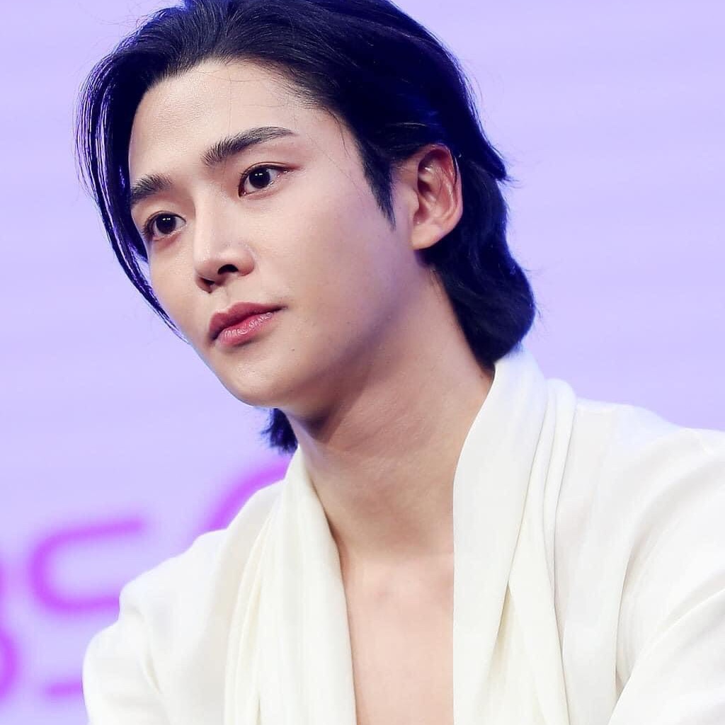 Latest photo of Rowoon