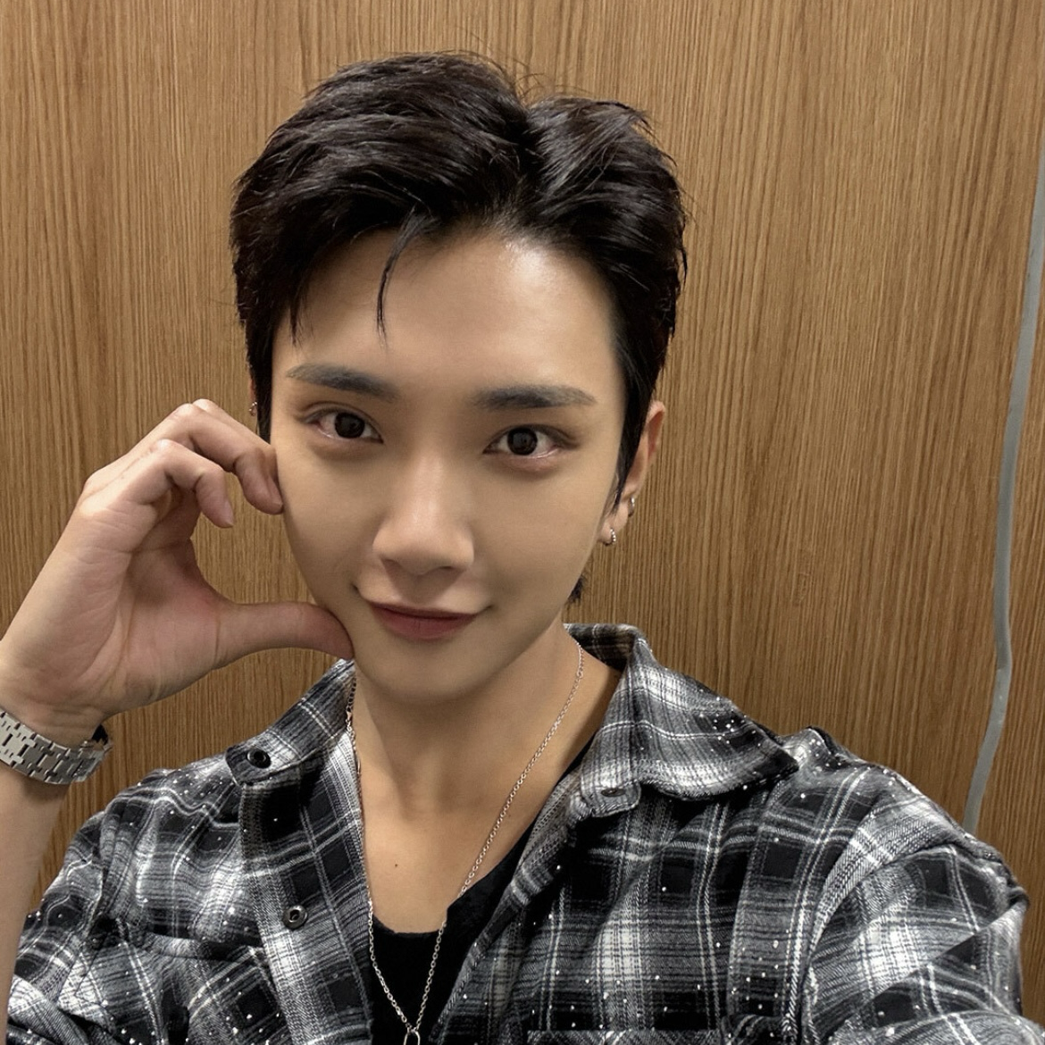 Behind-the-scenes cut of Joshua (SEVENTEEN)