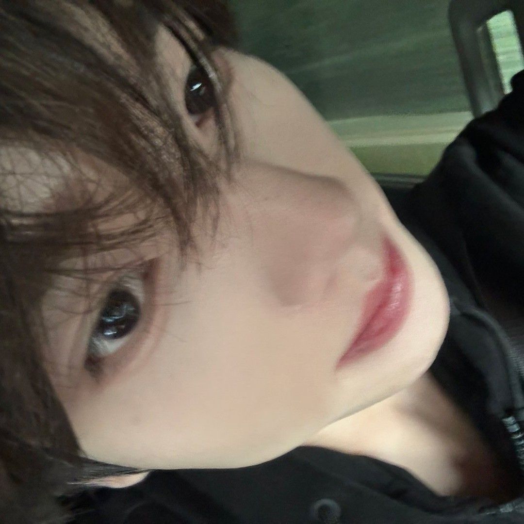 A moment captured by Han Yujin (ZEROBASEONE)'s fan
