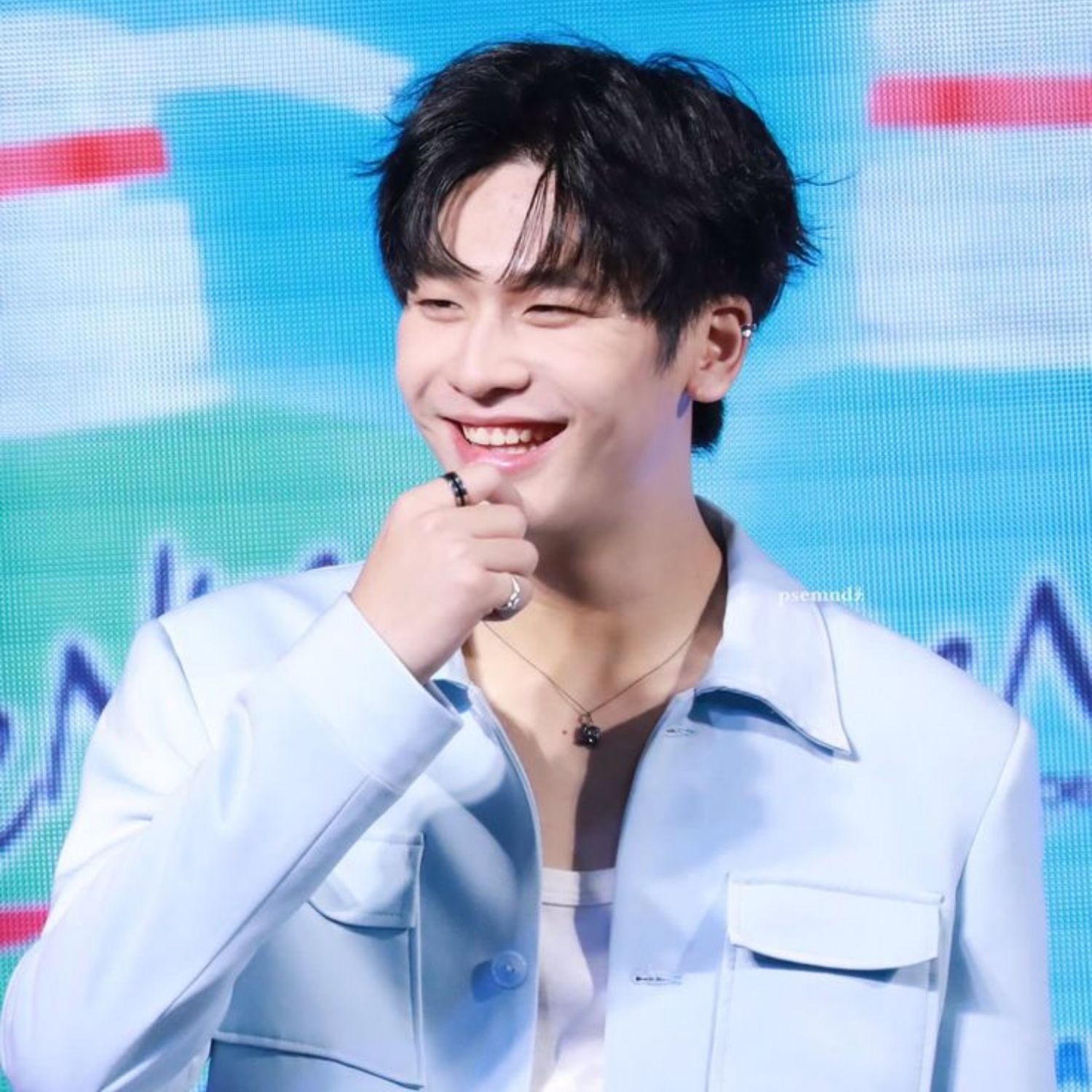 Behind-the-scenes cut of Shen (NexT1DE)