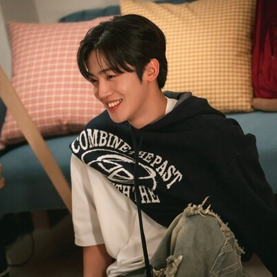 A moment captured by Kim Yohan (WEi)'s fan