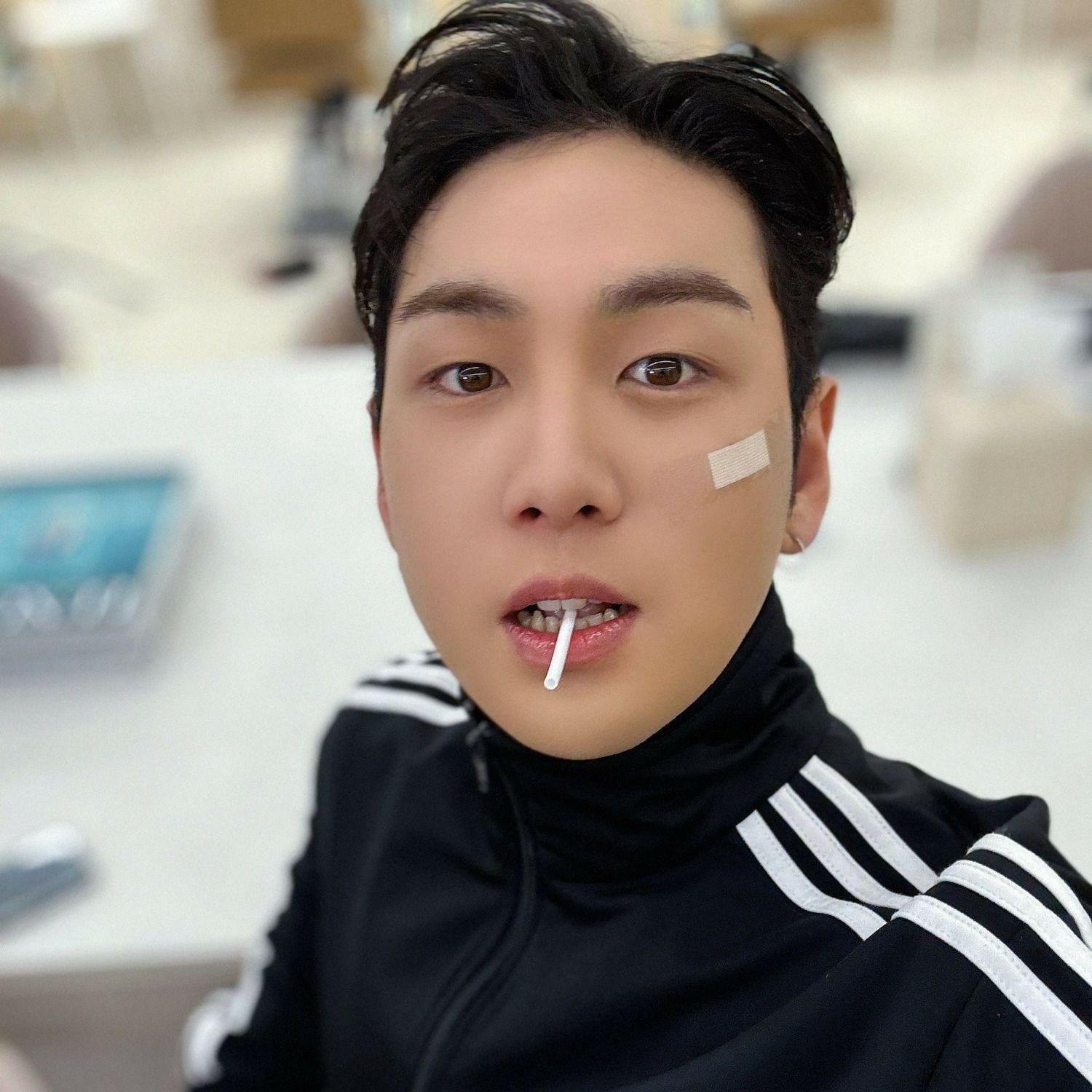Behind-the-scenes cut of Baekho